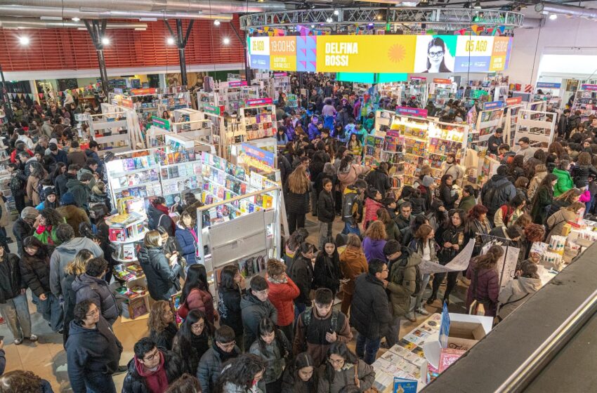  Ya pasaron más de cuarenta mil personas por la Feria del Libro