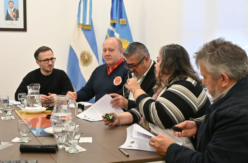  El Gobierno del Chubut firmó un convenio para garantizar el financiamiento de los cuerpos de bomberos en toda la provincia