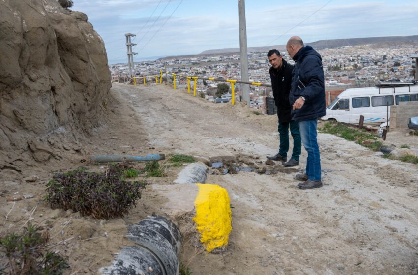  Gómez recorrió un sector de barrio La Floresta para avanzar en arreglos de calles, iluminación y servicios
