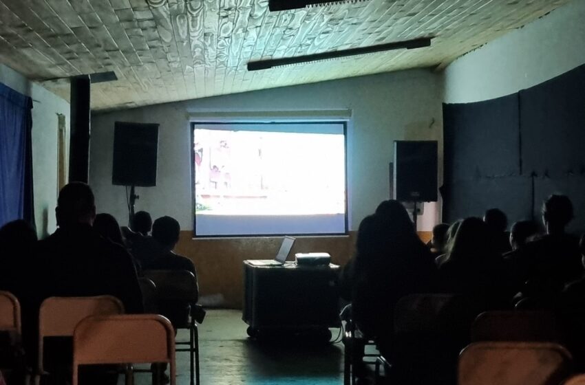  Provincia continúa recorriendo el interior con el Cine Móvil