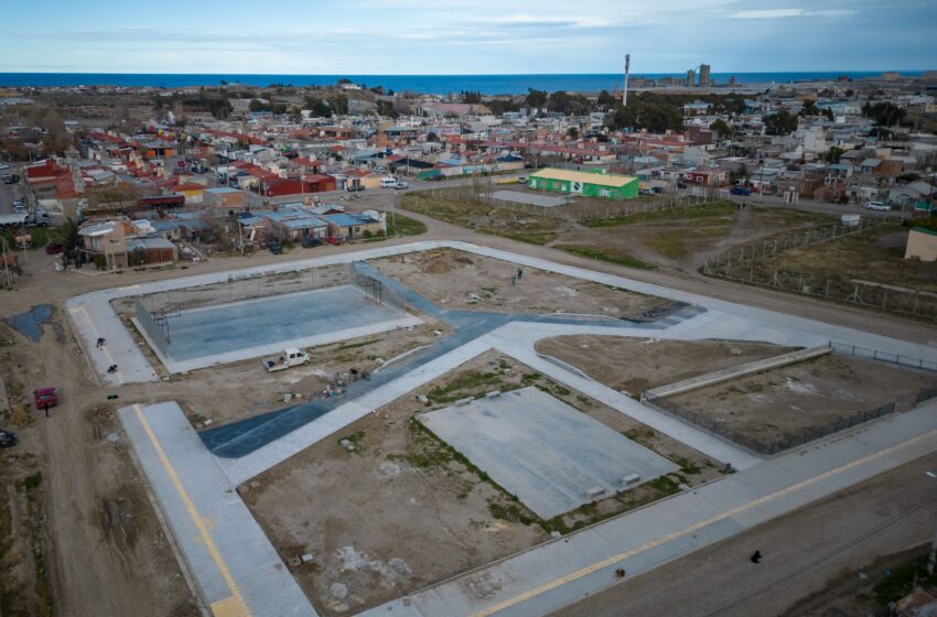  Con un 80% de avance continúan los trabajos en la plaza Yapeyú de Km 8