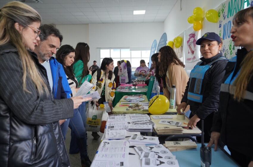 Mes Amarillo: Carteras municipales participaron de la 3° Feria Intersectorial de Salud Integral