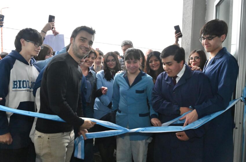 Escuela de Biología Marina: Torres inauguró el nuevo edificio y aseguró que “en Chubut, los compromisos se cumplen”
