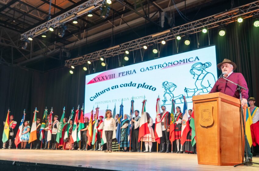  El Municipio acompañó la inauguración de la Feria de las Colectividades