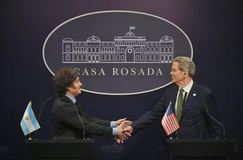 Scott Bessent habló tras la firma del swap con la Argentina y las declaraciones de Trump