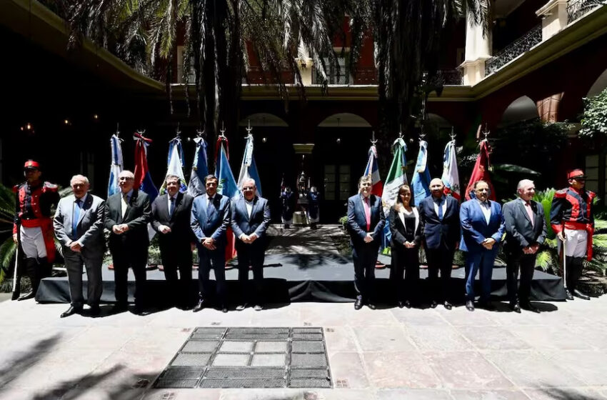  Gobernadores peronistas no alineados con Cristina Kirchner evalúan unirse en Diputados para negociar con Milei una agenda federal