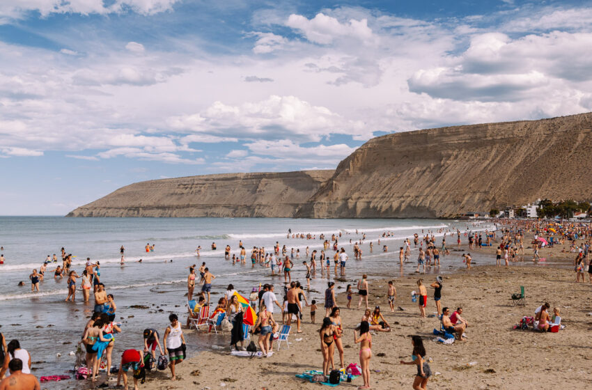  Rada Tilly lanza la temporada de verano 2025-2026 y presenta el documental SEI, la ballena desconocida