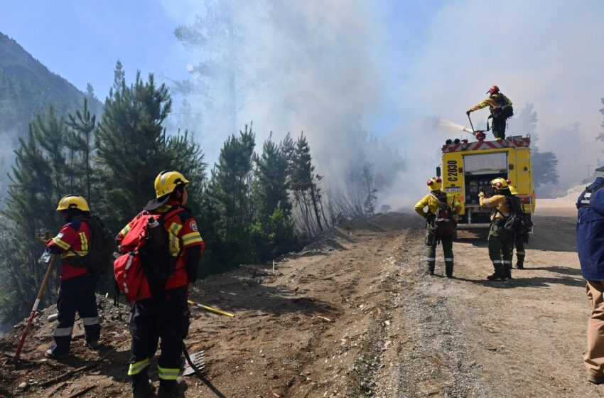  Torres resaltó la unidad y el trabajo conjunto para enfrentar los incendios en la Cordillera: “Chubut va a salir adelante y pronto vamos a volver a la normalidad”