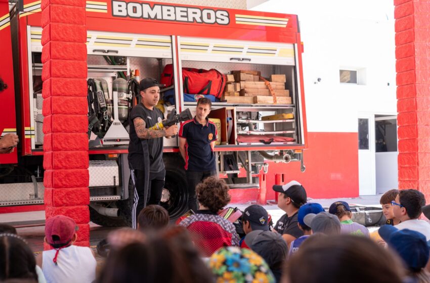  Participantes de las Colonias de Verano visitaron el Cuartel Centro de Bomberos Voluntarios