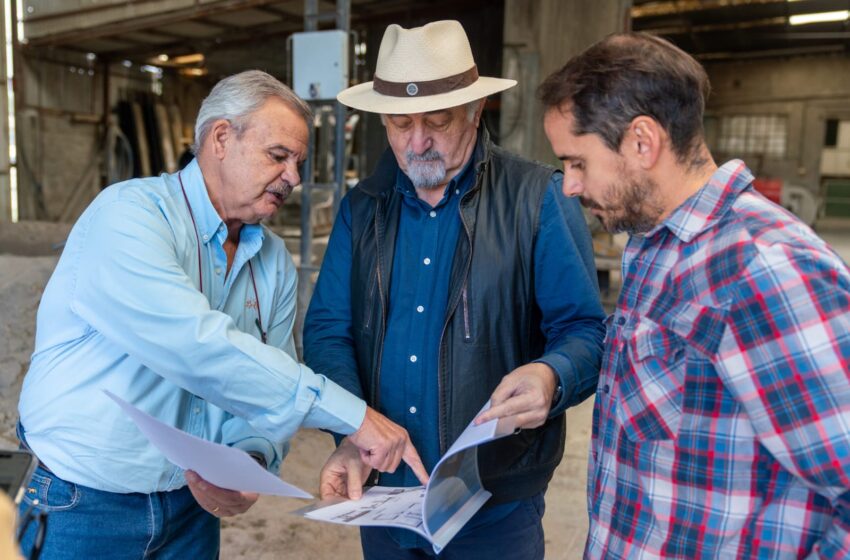  Othar recorrió la empresa PREPAT y destacó la innovación en viviendas modulares