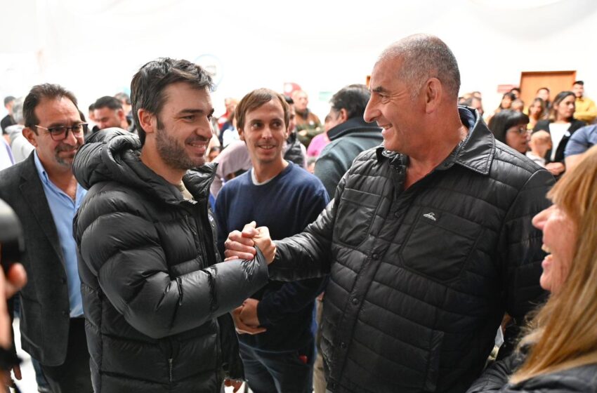  En el aniversario de Lago Puelo, Torres entregó viviendas a vecinos y anticipó la pronta finalización de la ampliación del Hospital y un Centro de Convenciones para la localidad