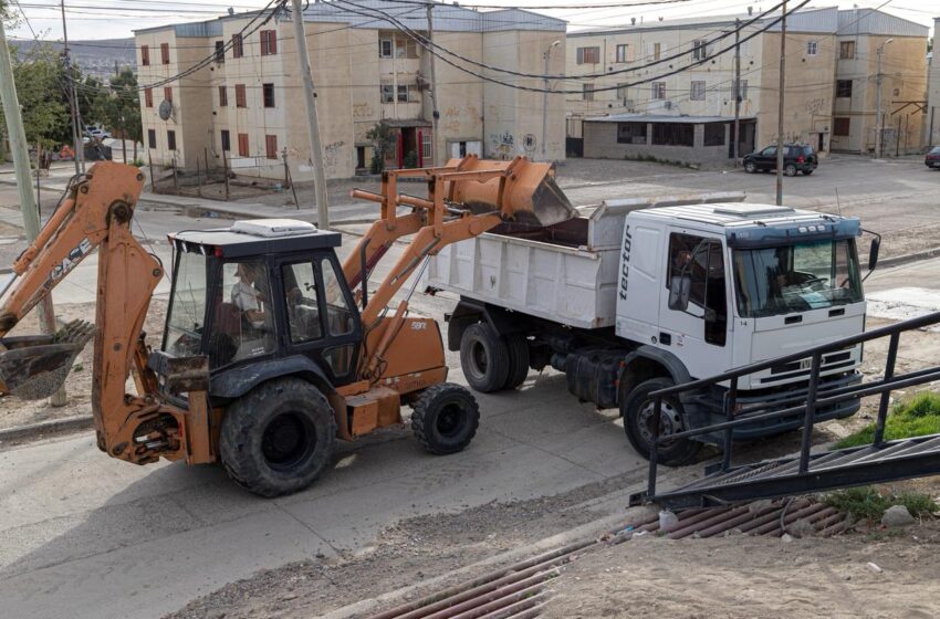  Se intensifican los trabajos de saneamiento en canales pluviales de la ciudad
