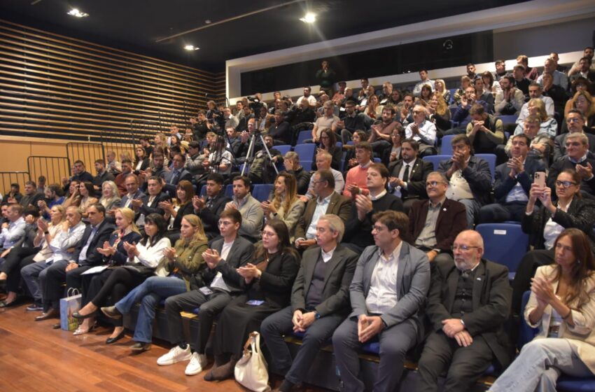  El encuentro sobre desarrollo industrial en Comodoro dejó bases para pensar un modelo productivo con eje en soberanía y planificación