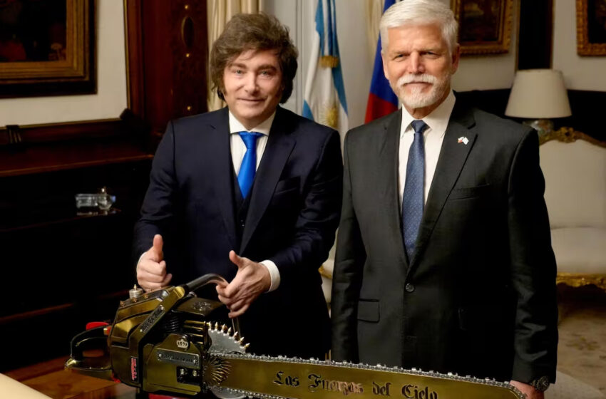  Cuando a Milei se le queman los manuales