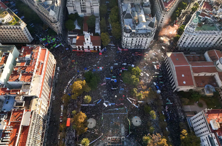  La marcha fue multitudinaria y potenció el reclamo al Gobierno para que cumpla el financiamiento universitario