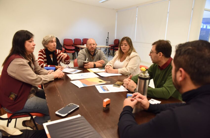  Provincia avanza en la preservación de Piedra Calada con un convenio entre Cultura, la Universidad del Chubut y la comuna de Las Plumas