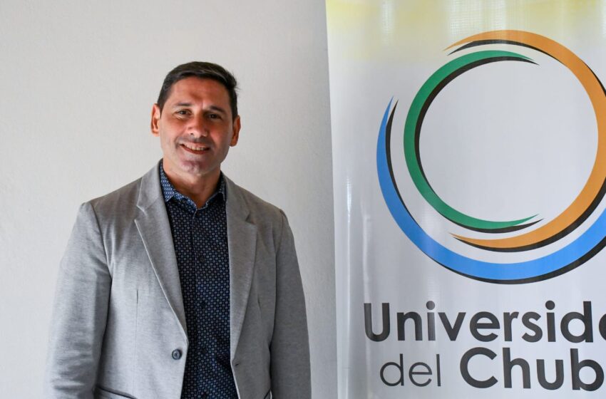  La Universidad del Chubut presenta su proceso de evaluación institucional con la visita de reconocido especialista en educación superior