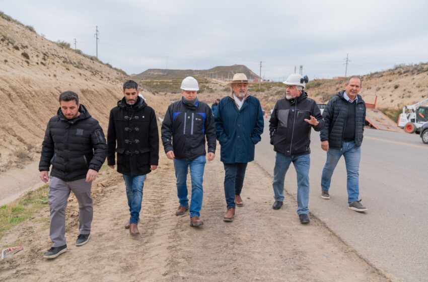  Othar supervisó el inicio del plan de obras eléctricas en el Camino Roque González