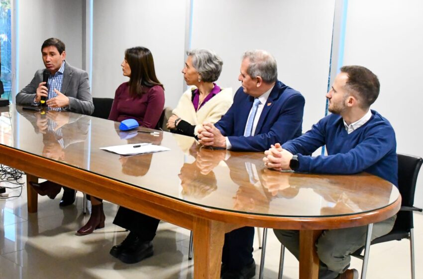  La Universidad del Chubut presentó oficialmente su proceso de evaluación institucional