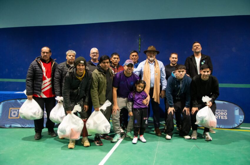  Se entregaron materiales deportivos a la Liga Norteña de Fútbol de los Barrios