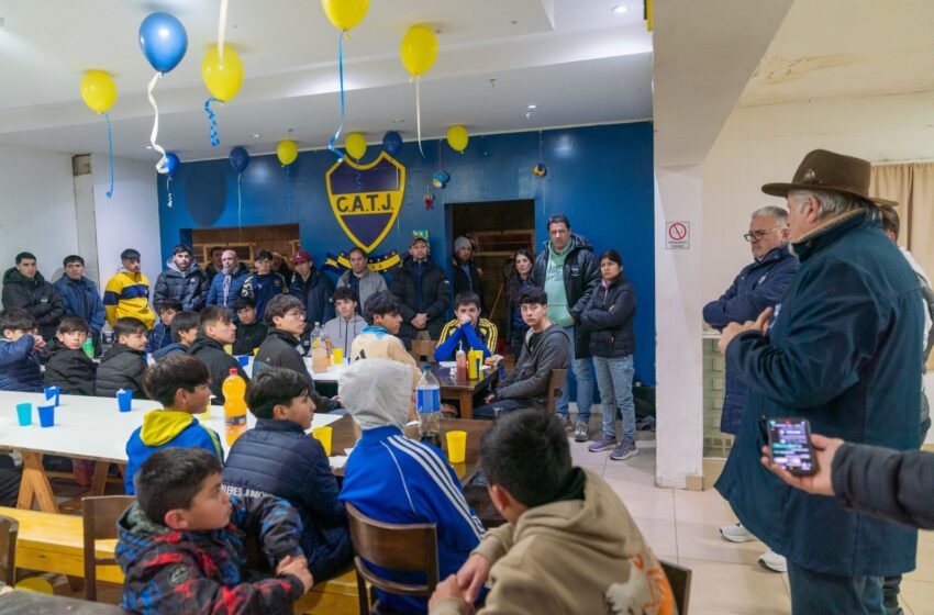  El intendente acompañó el acto por el centenario del Club Talleres Juniors