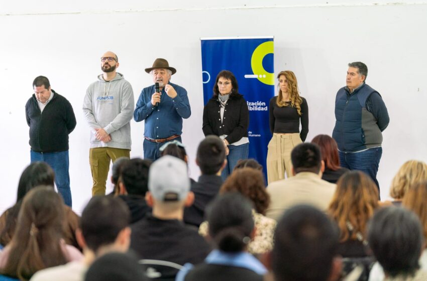  Othar encabezó el acto entrega de certificados de uso de herramientas digitales otorgados por los CTC
