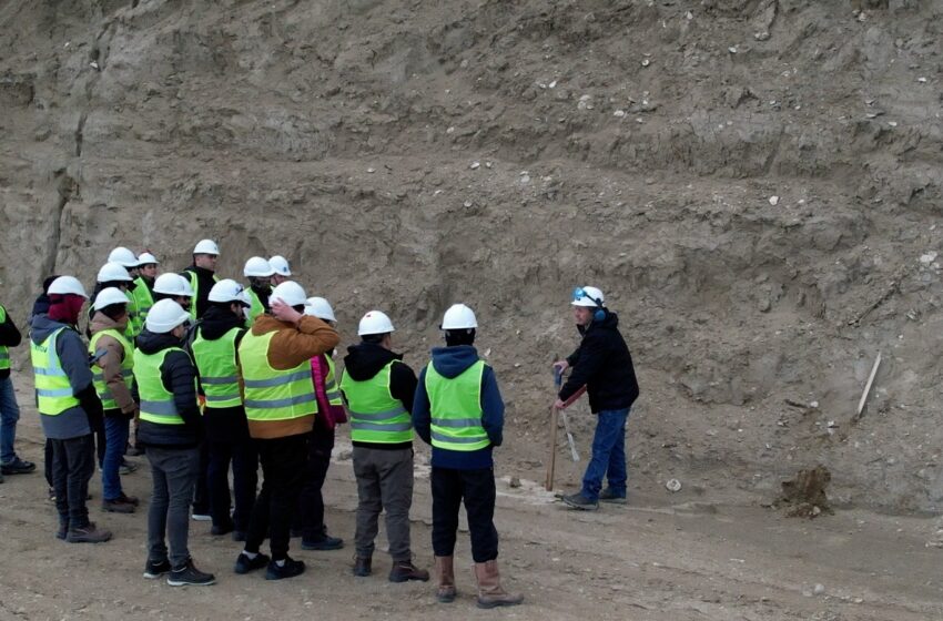  Futuros ingenieros analizaron en terreno las obras del Cerro Hermitte