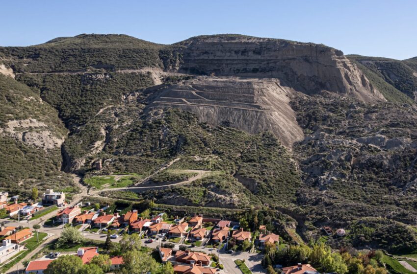  El Municipio dio inicio a la segunda etapa del aterrazamiento del cerro Hermitte